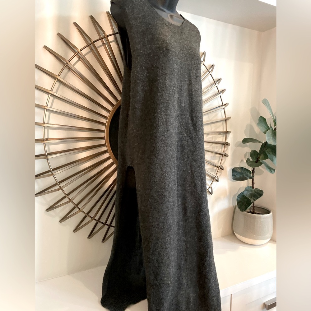 Maxi charcoal knit vest